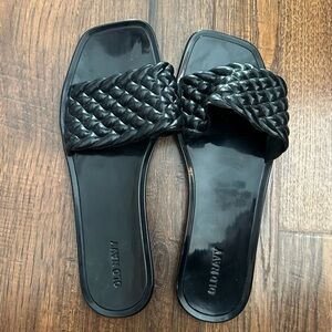 Old Navy Women's Black Braided Sandals